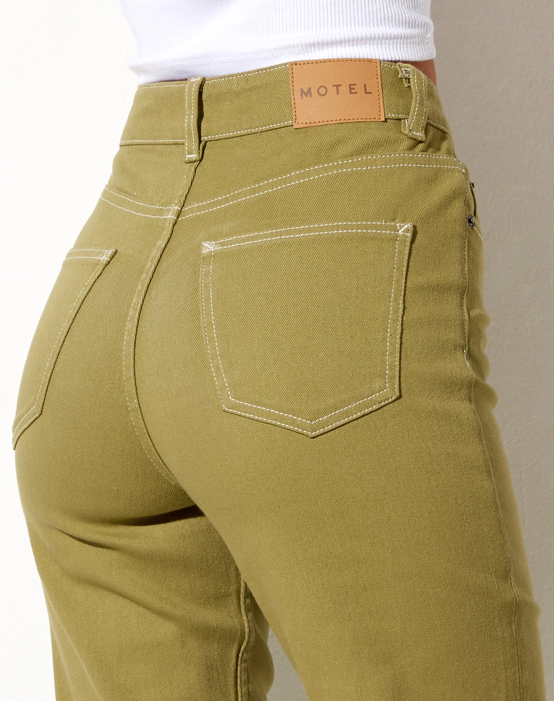 Bootleg Jeans in Green Moss