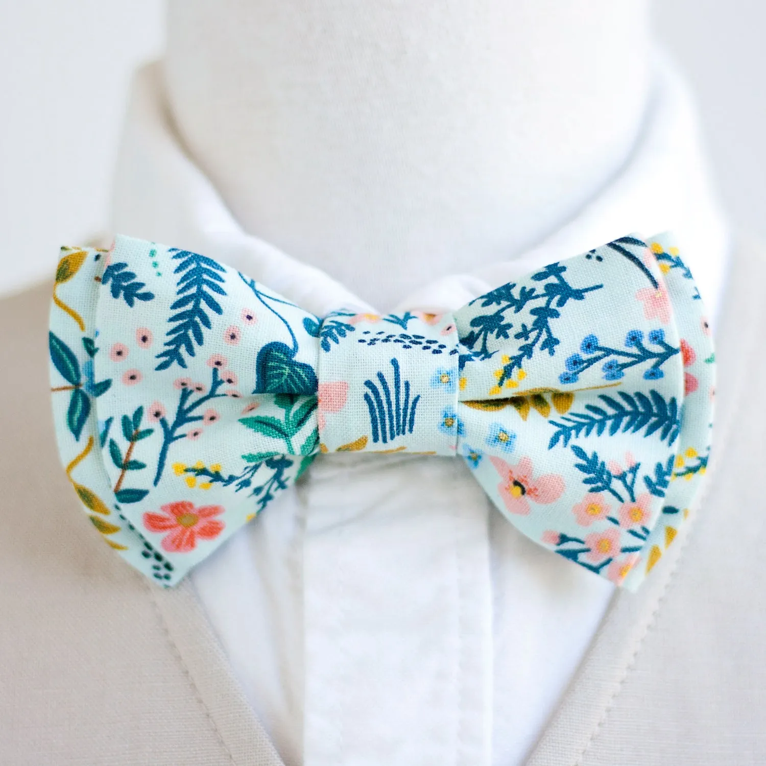 Boy's Bow Tie / Mint Metallic Floral