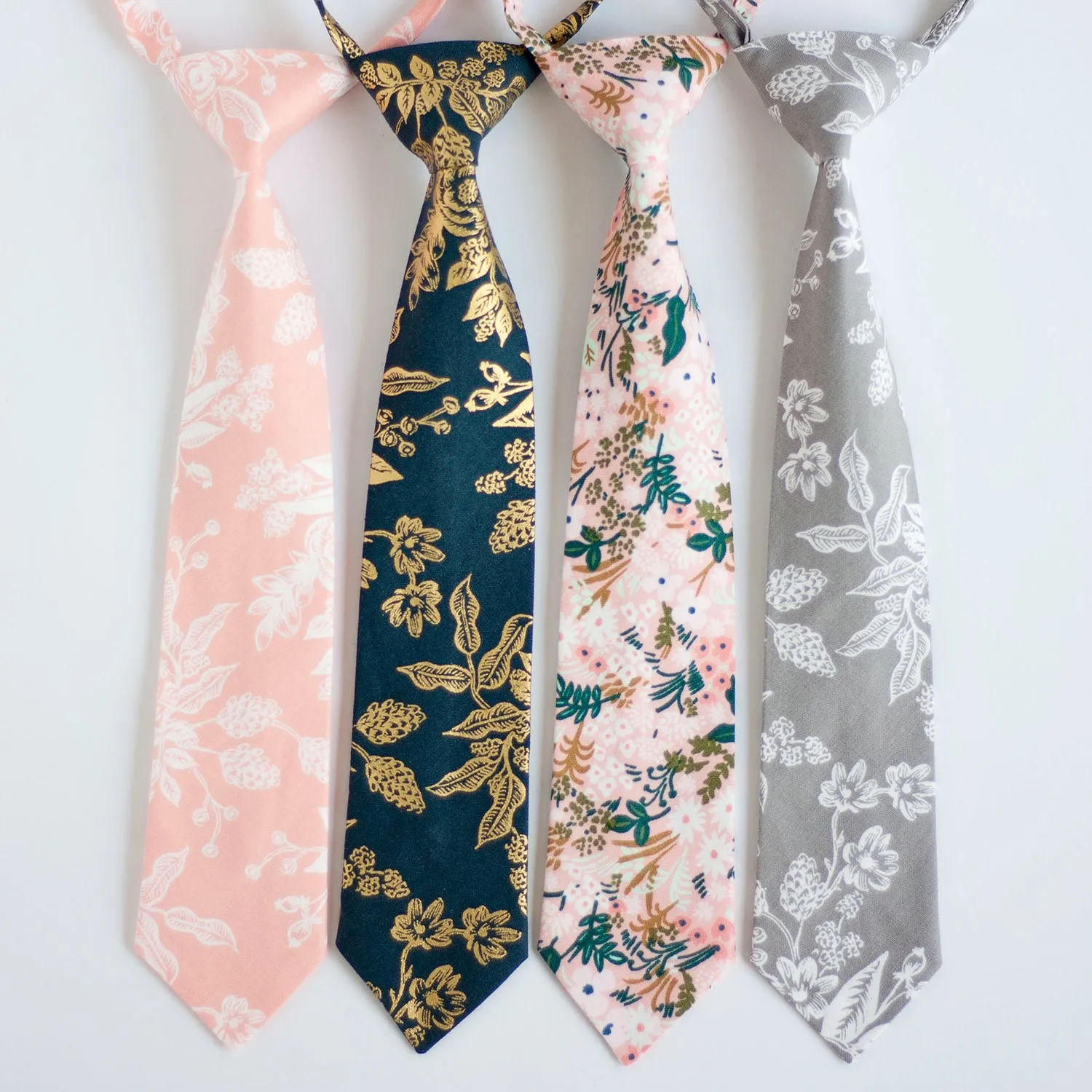 Boy's Bow Tie / Peach Toile