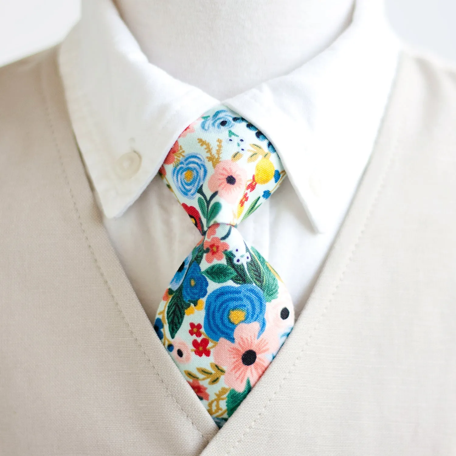 Boy's Bow Tie / Petite Garden Party In Blue