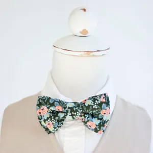 Boy's Bow Tie / Rosa In Forest