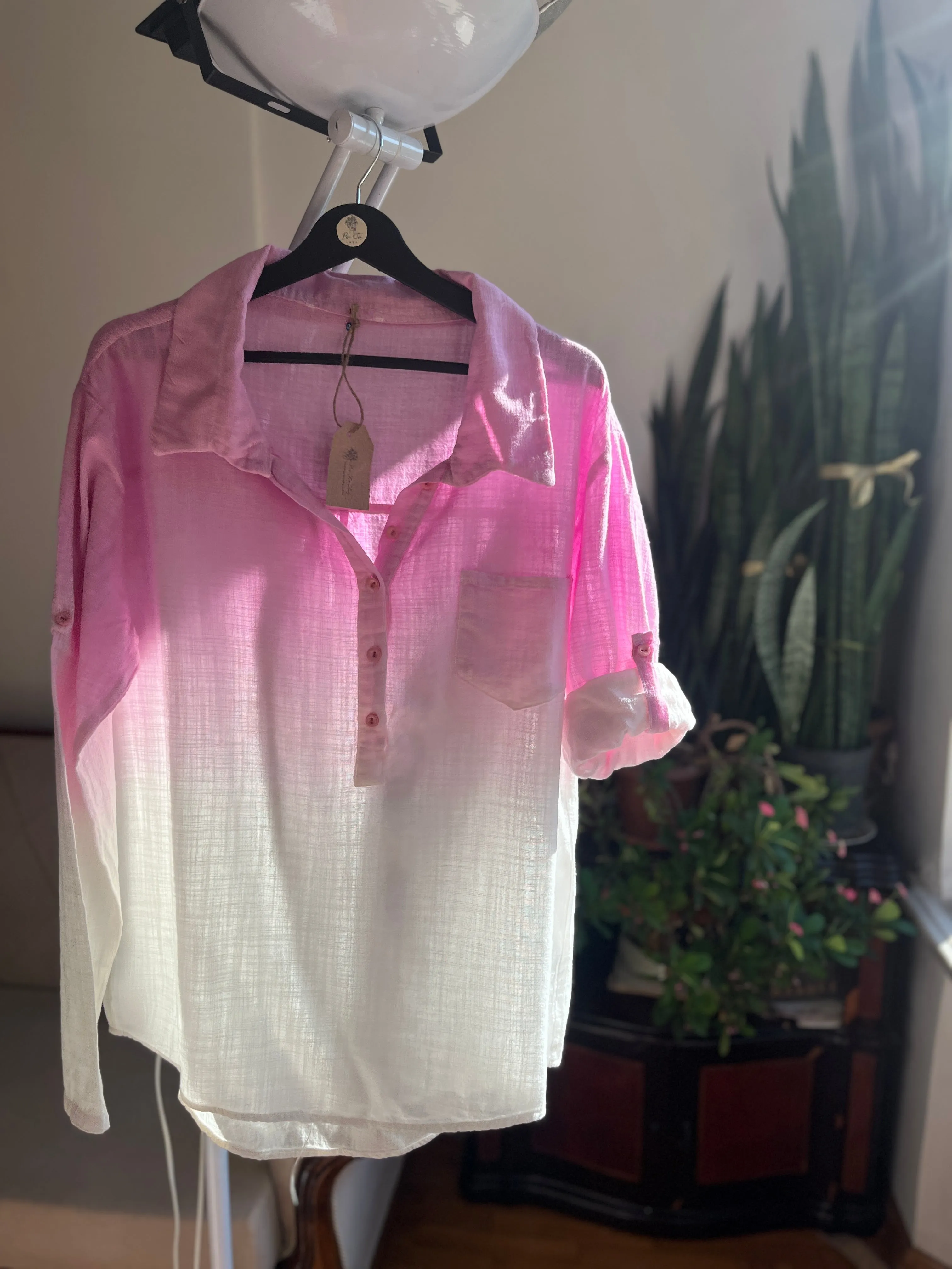 Chic Bohemian Cotton Shirt with Color Transition and Button Detail Sleeves