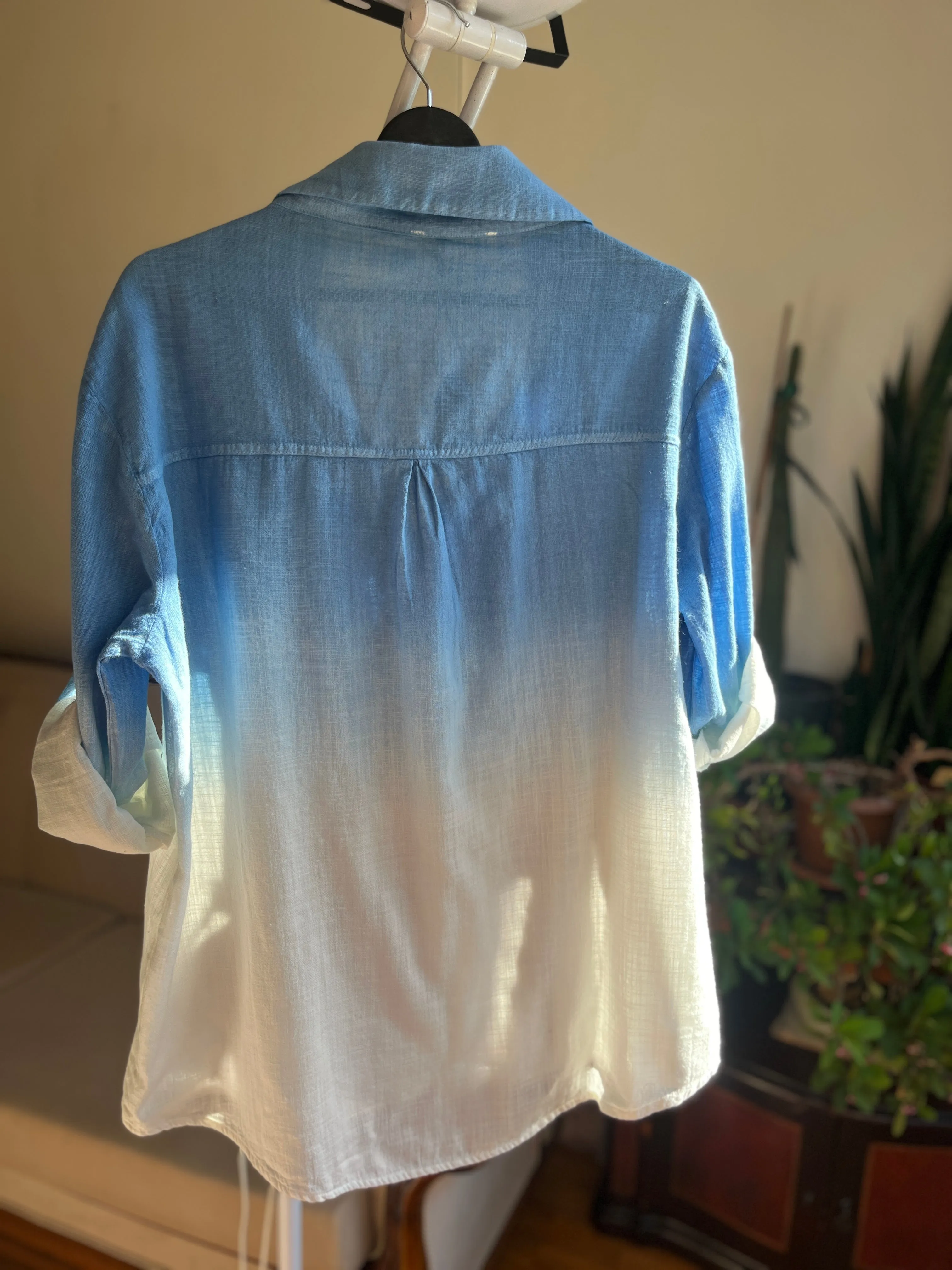 Chic Bohemian Cotton Shirt with Color Transition and Button Detail Sleeves