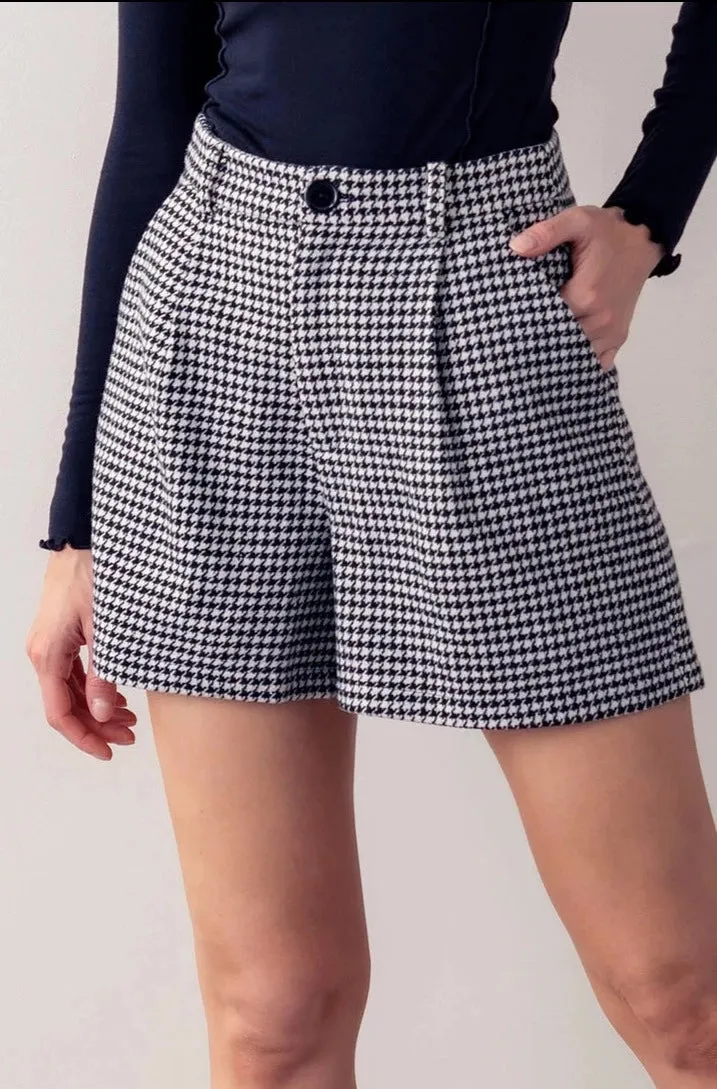 The Estelle Vintage Shorts - Black