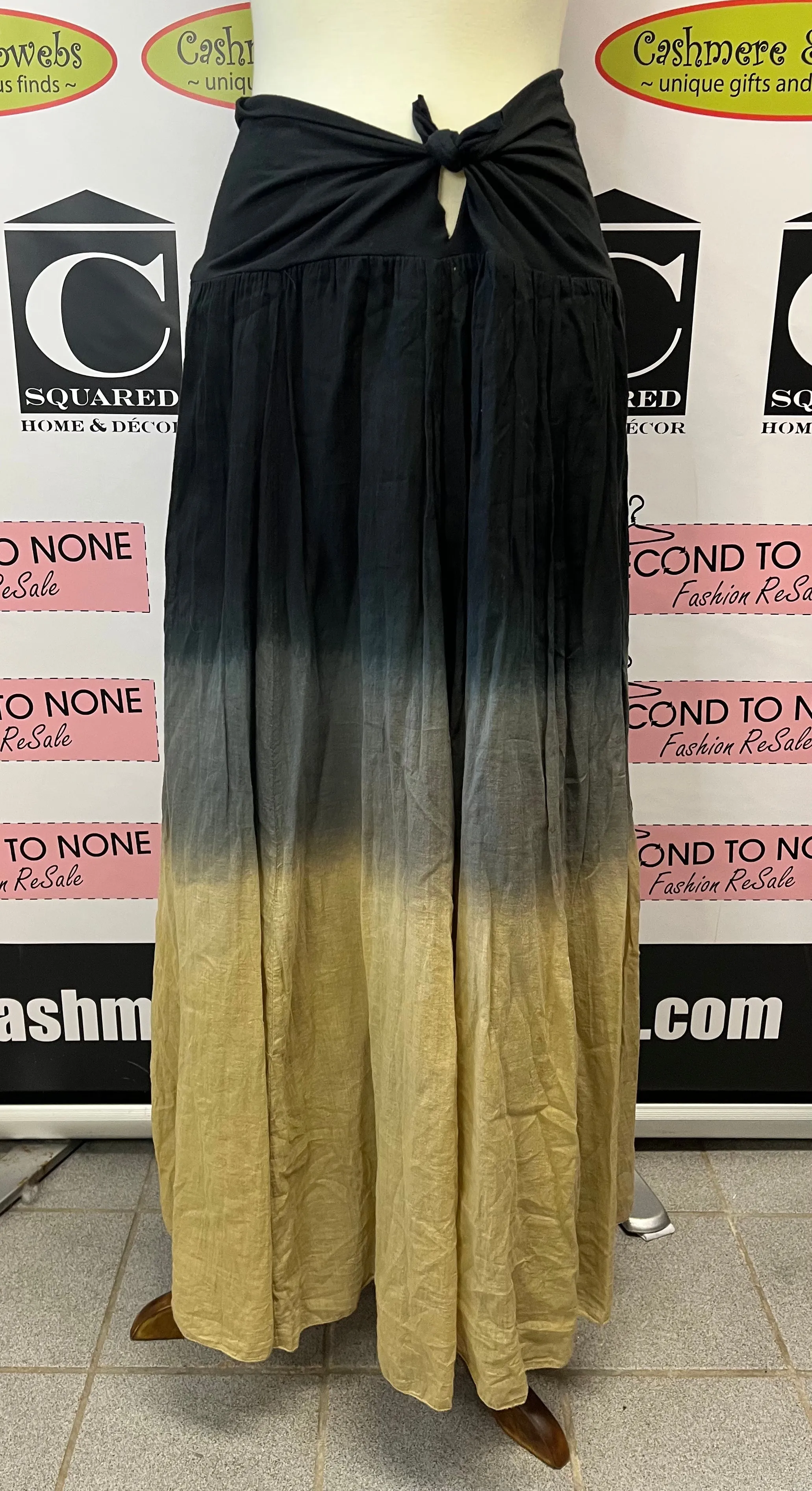 Tonal Ombré Wide Band Skirt (Size L)