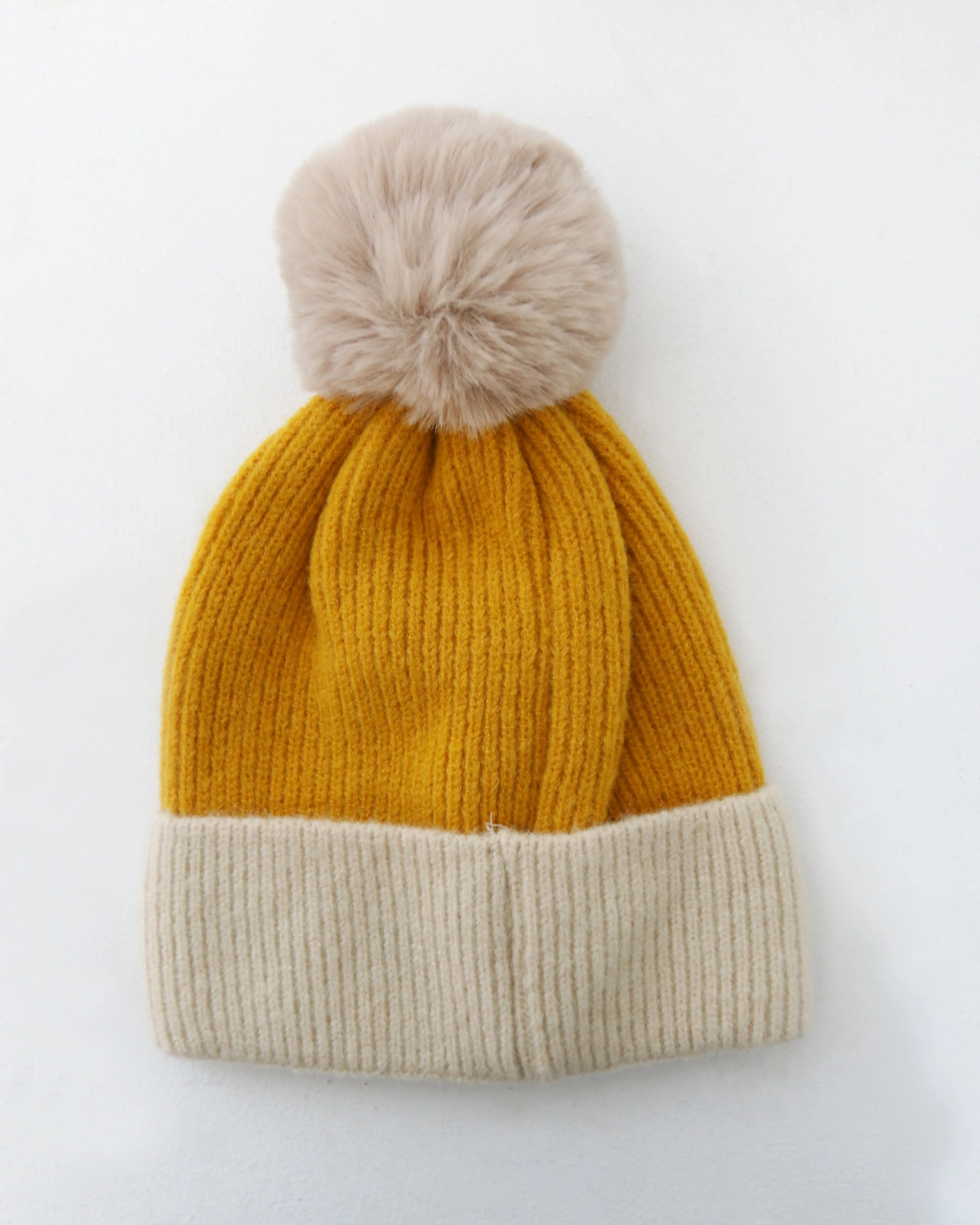 Two-Tone Ribbed Hat